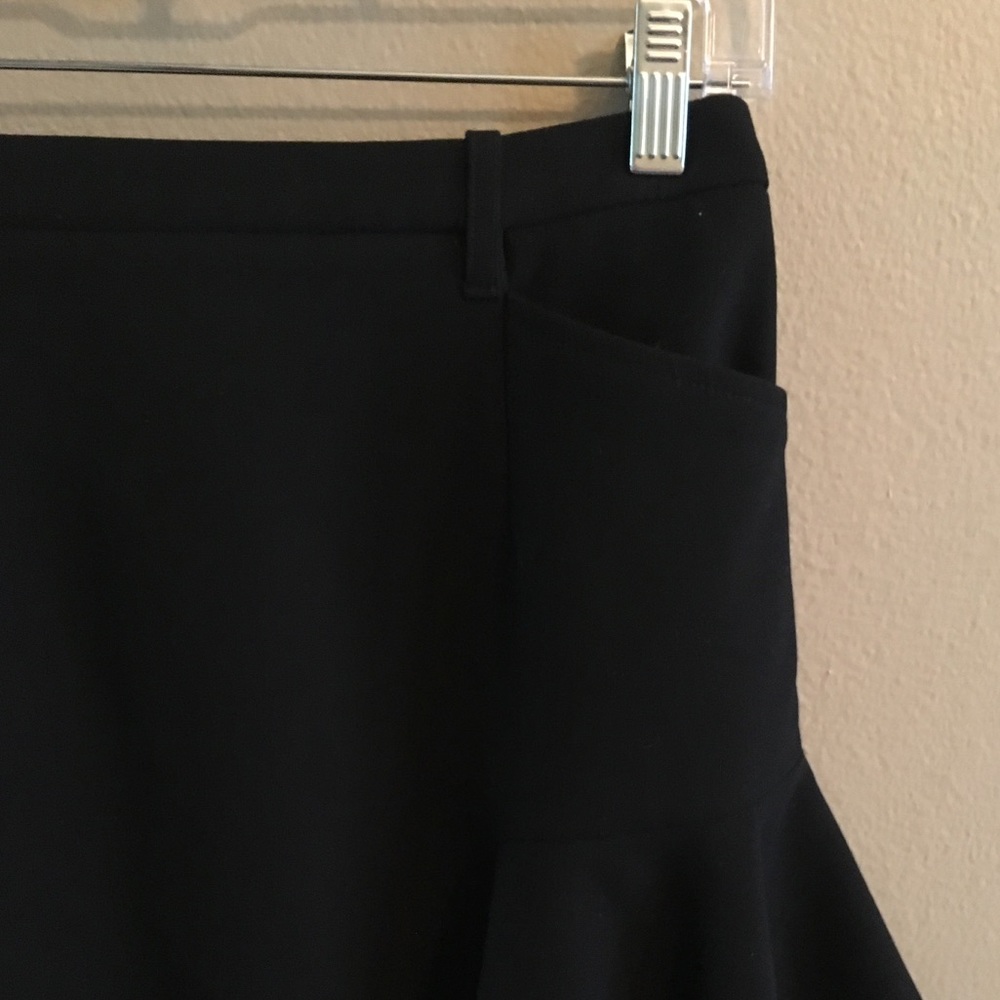 CLEARANCE!💋FINAL PRICE 🎉EXPRESS black mini skirt - Picture 4 of 7